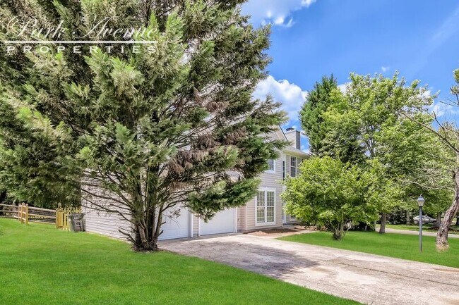 Building Photo - 9618 Nettle Dr