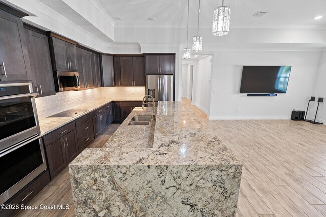 Building Photo - 82 Hubble Ln