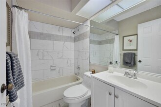 Building Photo - 14871 Crescent Cove Dr