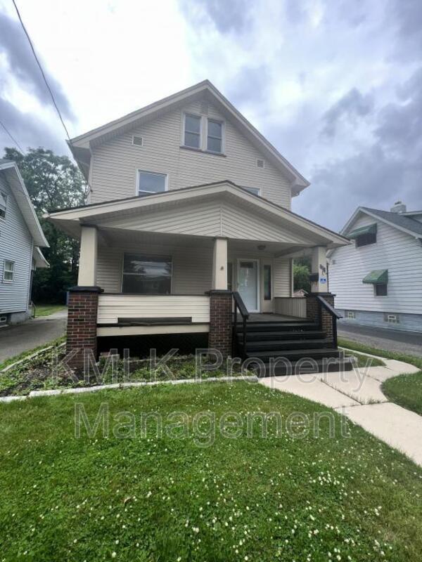 Building Photo - 539 5th St