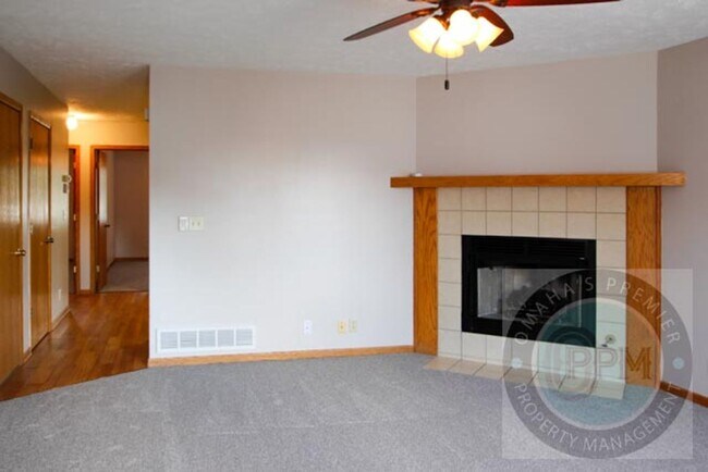 Foto del edificio - Comfortable 2 Bedroom/ 2 Bathroom Duplex |...