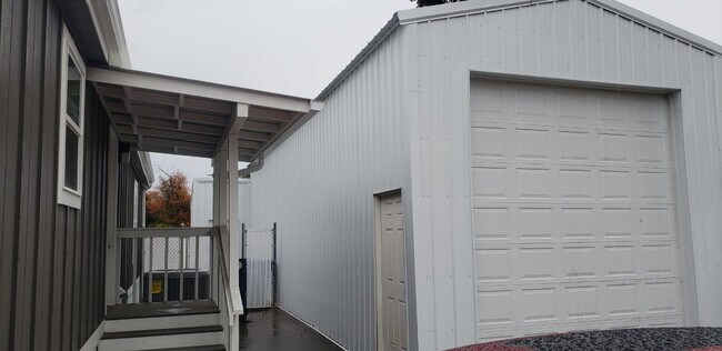 Foto del edificio - Move-in Special-One Month Free Rent!! Beau...