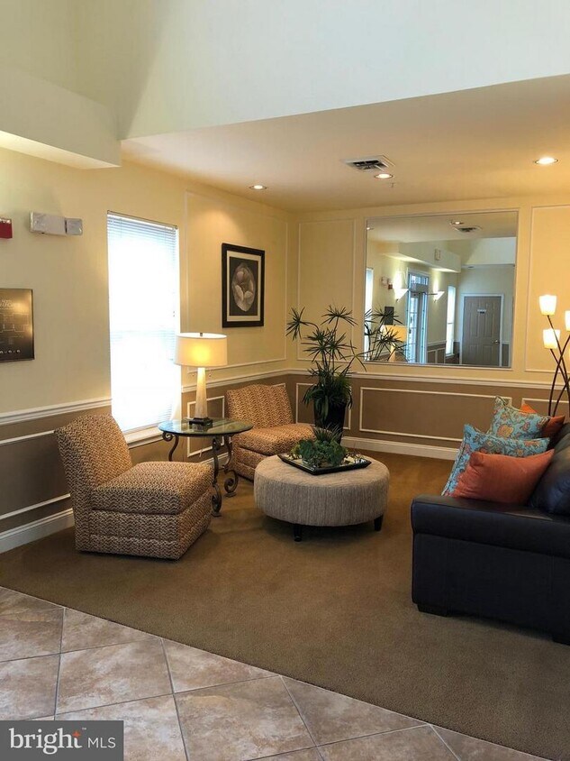 Foto principal - 100 Watkins Pond Blvd