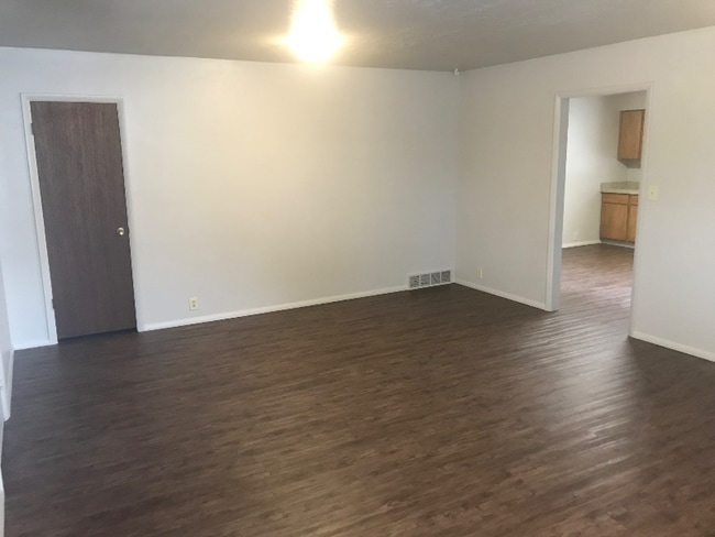 Building Photo - 294 N 300 W