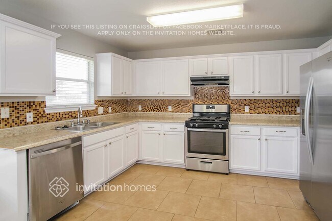 Foto del edificio - 14820 Lipton Ln