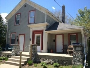 Building Photo - 131-133 Diamond Ave SE