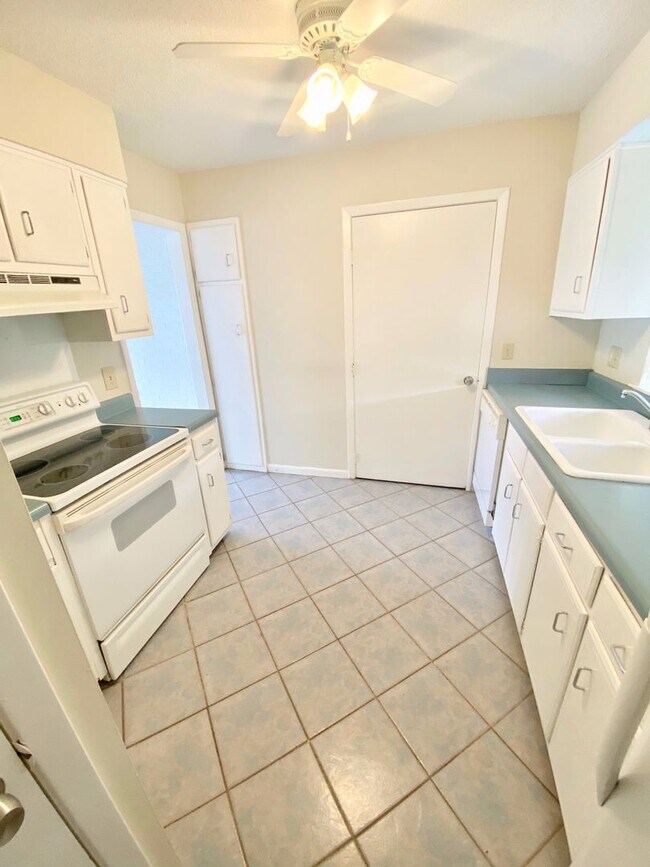 Foto del edificio - 2/1.5 NE Jackson Townhome