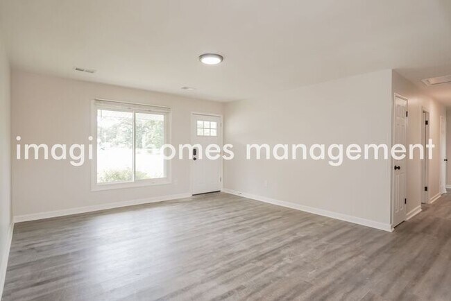 Foto del edificio - 213 Sherwood Drive