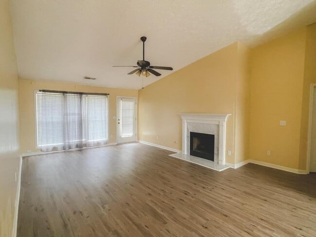 Building Photo - 1070 Rafington Dr