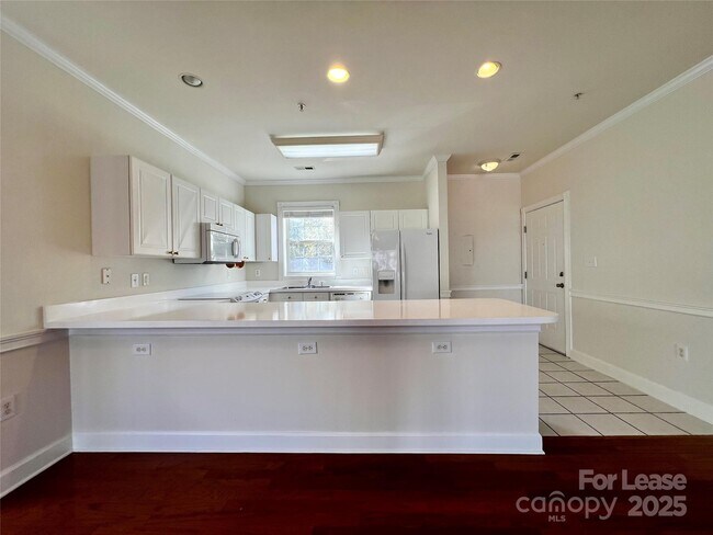 Foto del edificio - 8929 Meadow Vista Rd