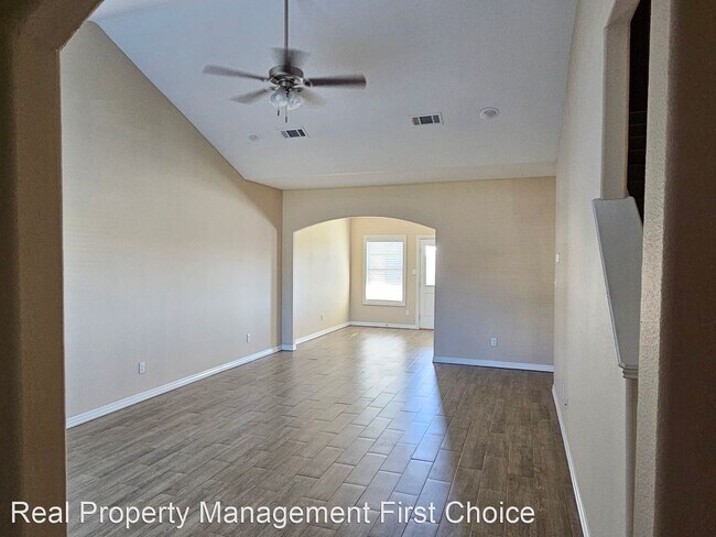Foto del edificio - 3 br, 2.5 bath House - 6803 Maribette Road...