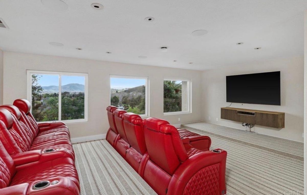 Foto del edificio - 316 Crownview Ct