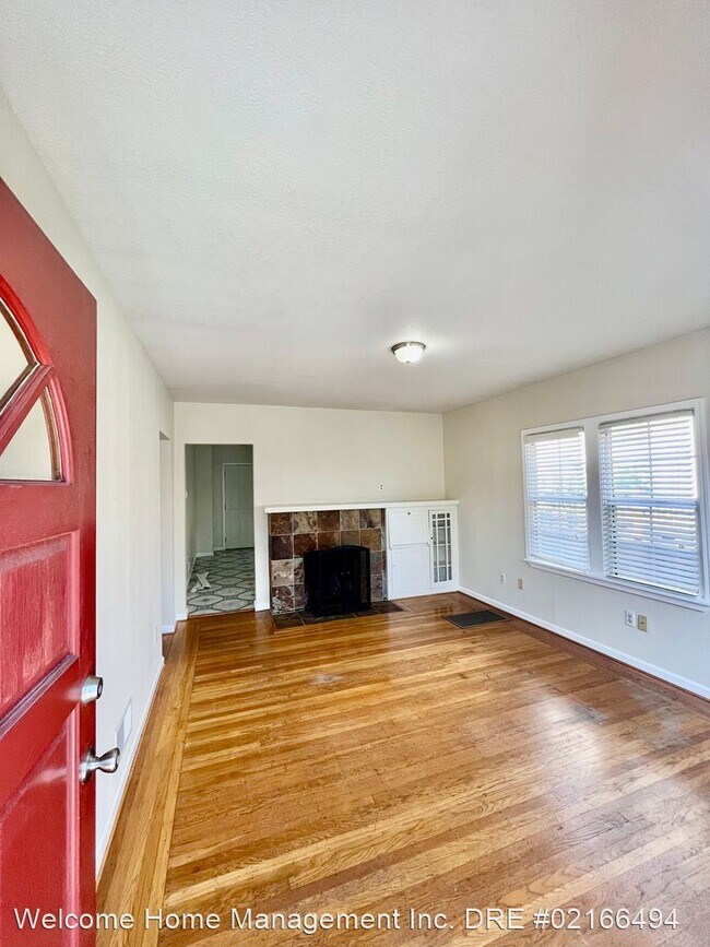 Building Photo - 2 br, 1 bath House - 4533 Pampas Ave
