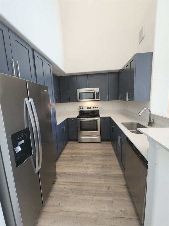 Foto del edificio - 2445 Shadow View Ln