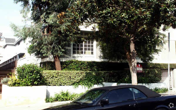 Building Photo - 945 N Alfred St