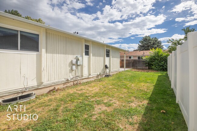 Foto del edificio - 4513 Stonewood Dr