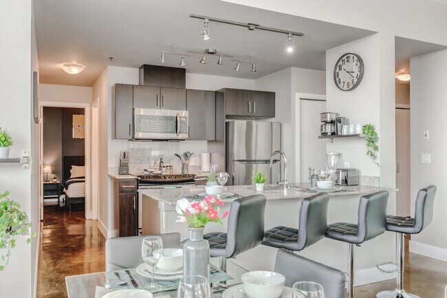 Photo du bâtiment - 135-113 13 Ave SW