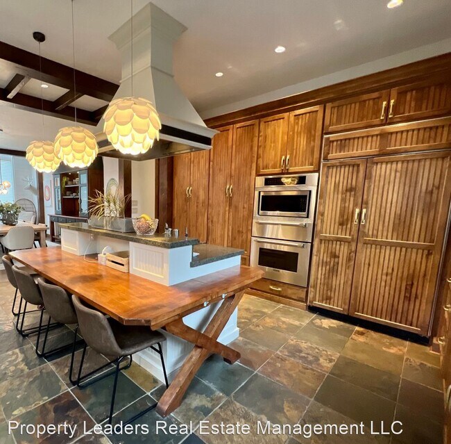 Building Photo - 4 br, 3.5 bath House - 19051 Mount McLough...