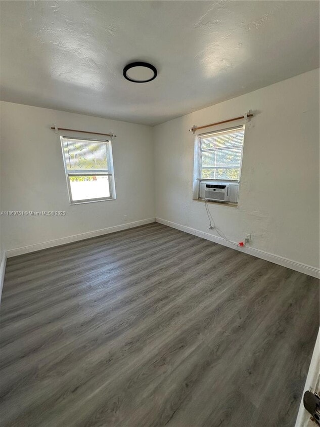 Building Photo - 660 NE 87th St