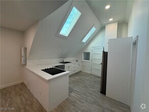 Building Photo - 2452 Thurman Ave