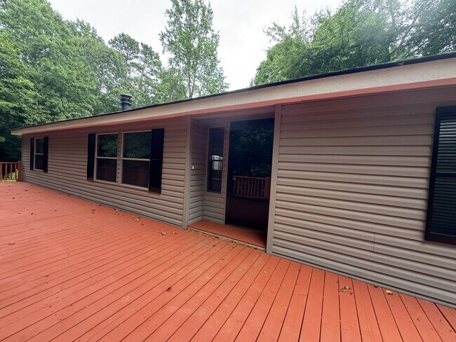 Foto del edificio - 1547 Tugaloo State Park Rd