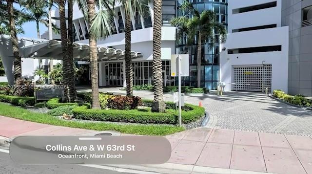 Foto del edificio - 6301 Collins Ave