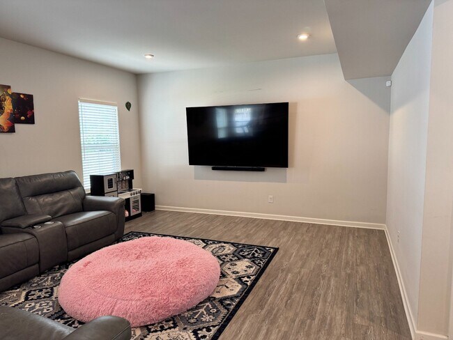 Foto del edificio - 1705 Eastwick Ln