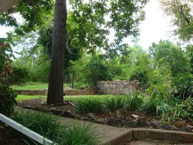 Building Photo - 130 Ramble Ter