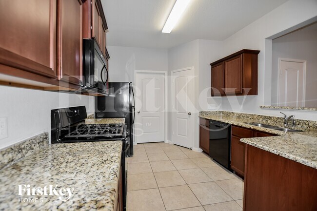 Building Photo - 9005 Woodfern Dr