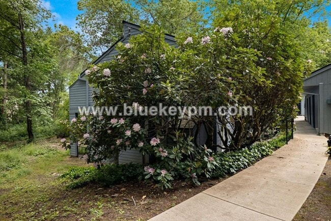 Building Photo - 2 Bed, 1 Bath Condo at Franciscan Condomin...