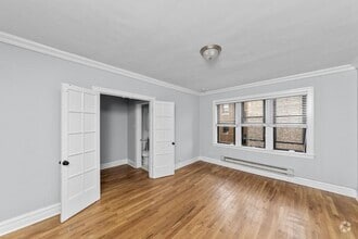 Building Photo - 4737 N Hermitage Ave