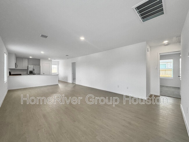 Building Photo - 6022 Standpiper Lp