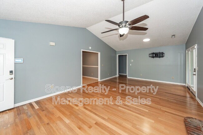 Building Photo - 5212 Elba Dr