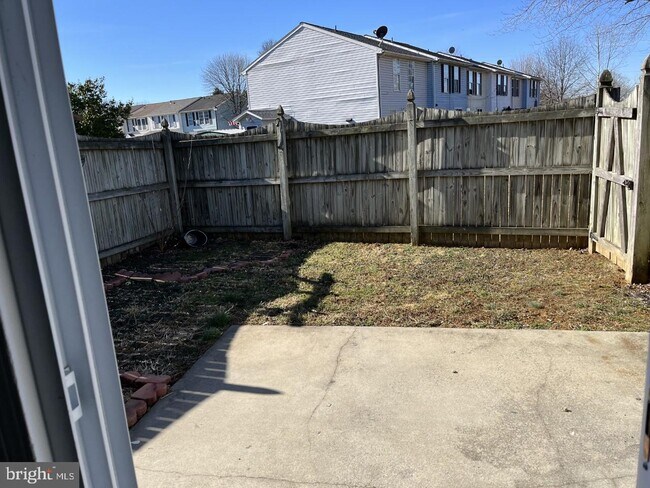 Building Photo - 1525 Iris Ct