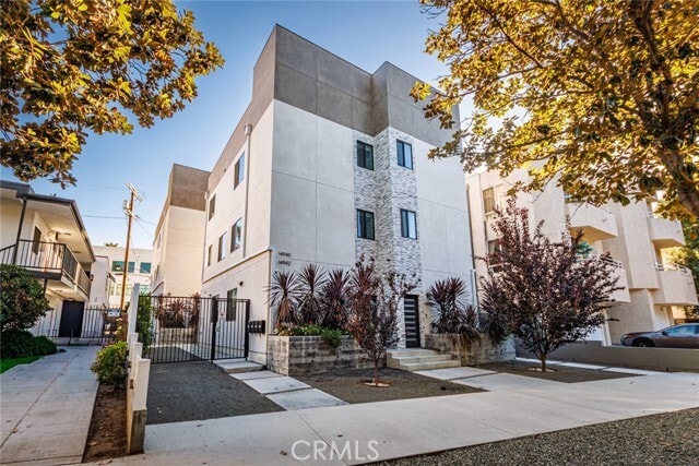 Foto del edificio - 14944 Moorpark St