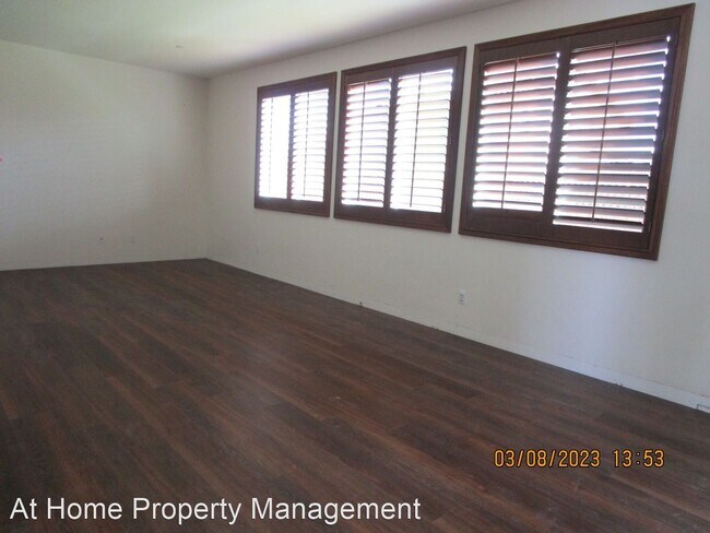 Building Photo - 5 br, 3 bath House - Northeast Bakersfield...