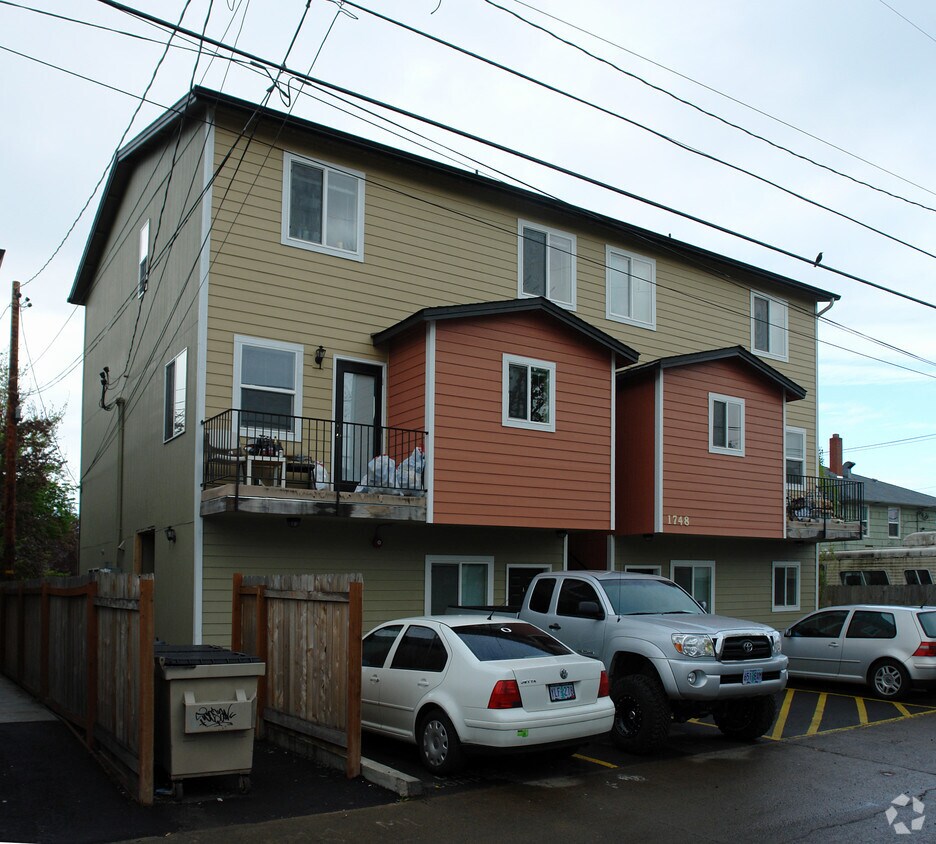 1748 Ferry Aly, Eugene, OR 97401 Apartments in Eugene, OR