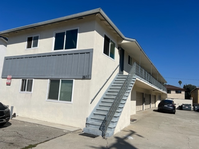 Well maintained six unit building - 2611 Mathews Ave