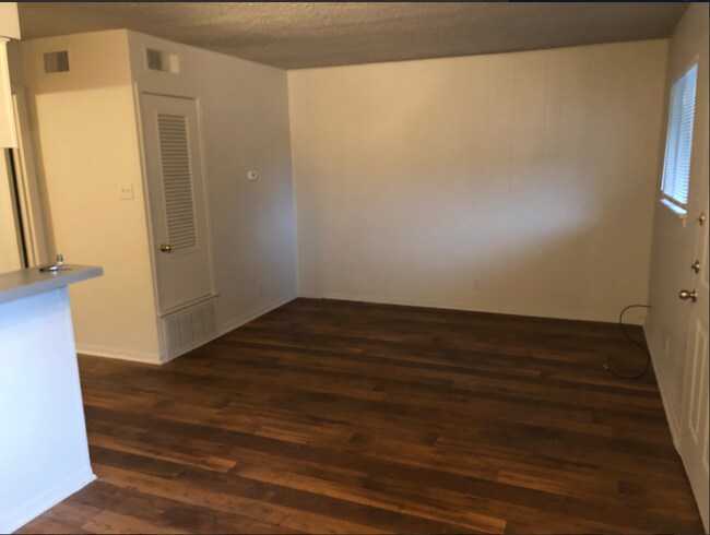 Building Photo - Jacksonian Apartments