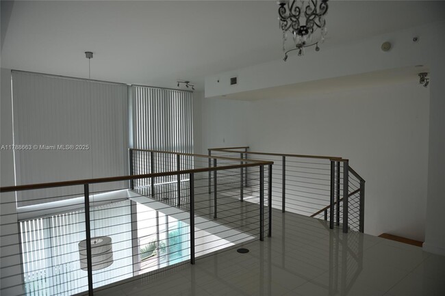 Building Photo - 350 S Miami Ave
