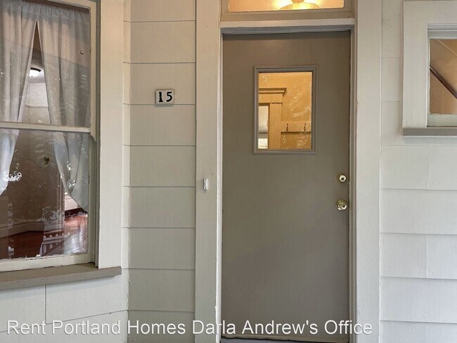 Building Photo - 3 br, 1.5 bath House - 15 NE Monroe Street
