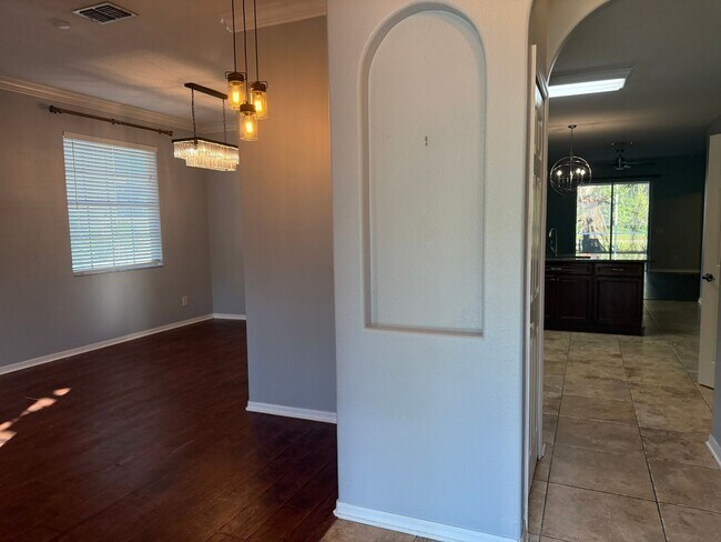 Foto del edificio - 5 BEDROOM HOUSE WITH PRIVATE POOL AND LAKE...