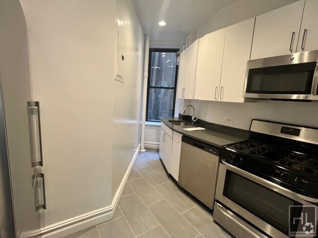 Building Photo - WEST 72 STREET