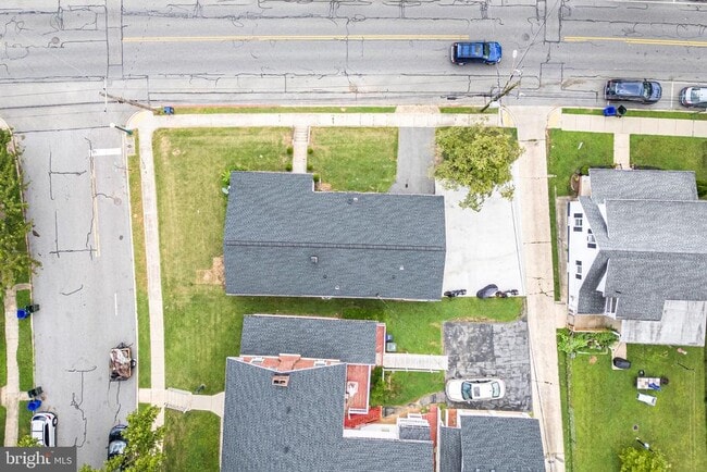 Building Photo - 703 Virginia Ave