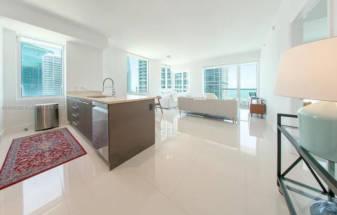 Foto principal - 500 Brickell Ave