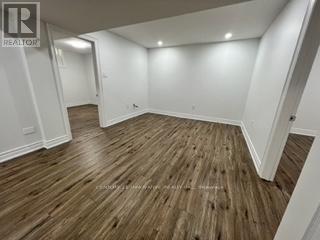 Photo du bâtiment - 300 Woodspring Ave