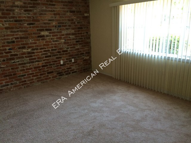 Building Photo - Stonegate Court Townhome