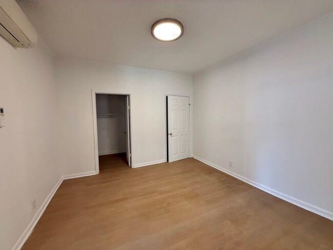 Building Photo - 534 Kearny Ave