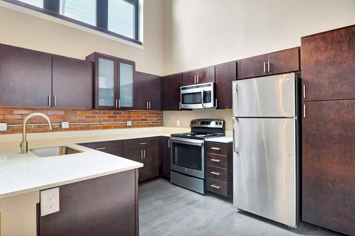 West Hill Apartments 1106 W 47th St Kansas City, MO