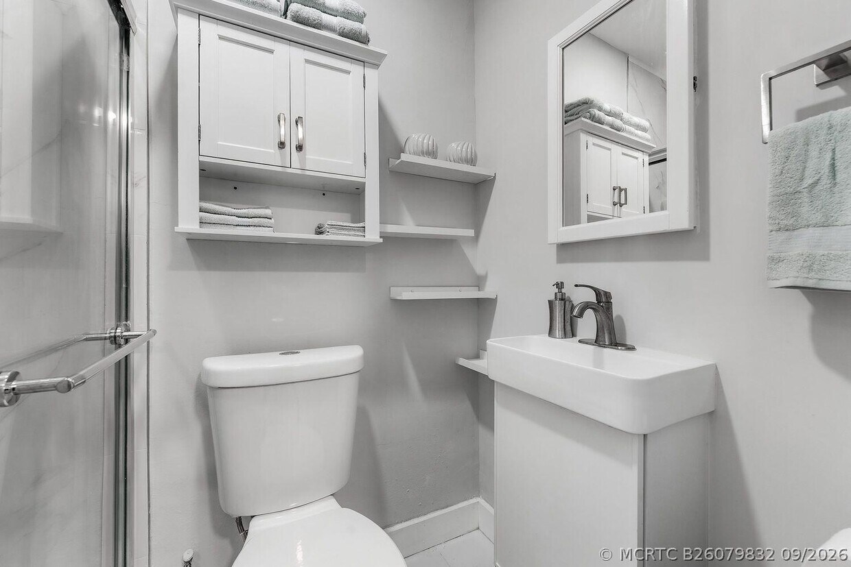 Building Photo - 517 Ibis Dr